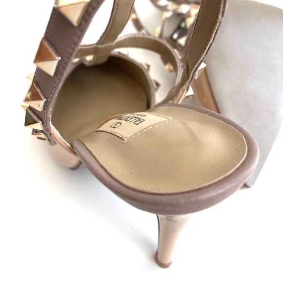 VALENTINO GARAVANI Rockstud Patent Leather Strap Pumps - Picture 9 of 11